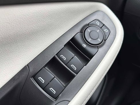 Used 2023 Buick Encore GX Preferred w/ Cold Weather Comfort Package image 16