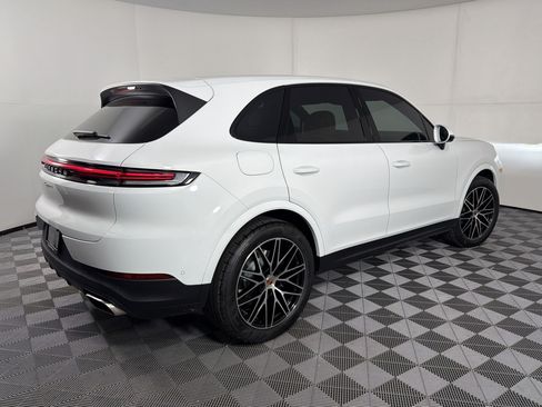 Used 2026 Porsche Cayenne AWD/4WD image 9