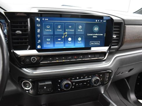 Used 2023 Chevrolet Silverado 1500 High Country w/ High Country Premium Package AWD/4WD image 18