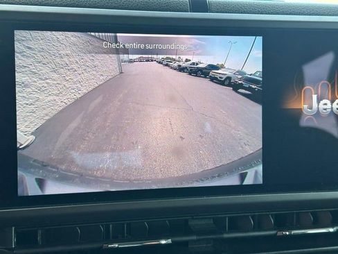 Used 2024 Jeep Wrangler Unlimited Sport image 28