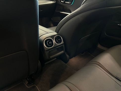 Used 2024 Mercedes-Benz C 300 Sedan image 24