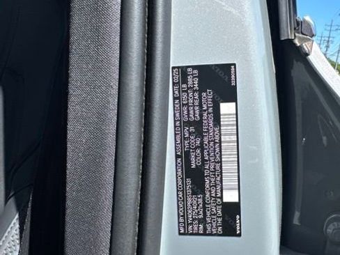 Certified 2025 Volvo XC90 B6 Plus AWD/4WD image 28