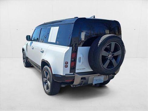 New 2025 Land Rover Defender 110 X-Dynamic SE image 7