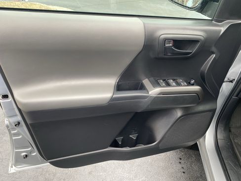 Used 2023 Toyota Tacoma SR5 image 9