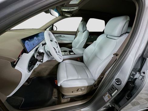 New 2026 Genesis GV70 2.5T Advanced AWD/4WD image 16
