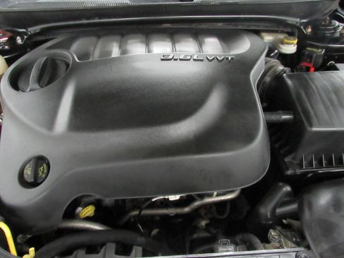 Used 2011 Chrysler 200 Limited image 5