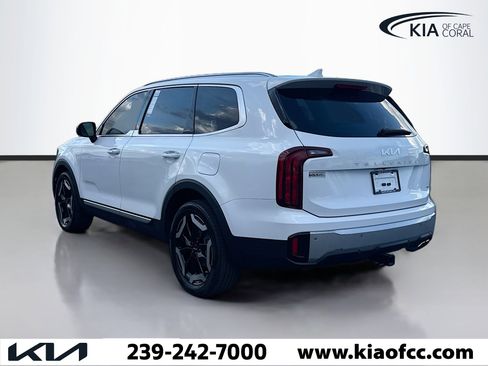 Certified 2024 Kia Telluride S w/ S Sunroof Package image 3