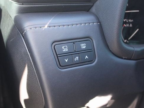 Used 2024 Lexus LX 600 4WD w/ Luxury Package image 34