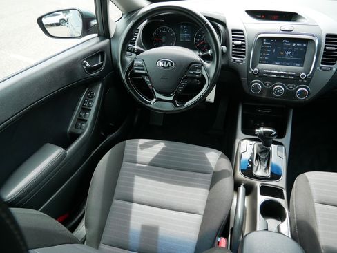 Used 2017 Kia Forte S FWD image 9