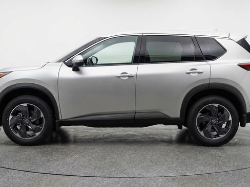 Used 2025 Nissan Rogue SV image 5