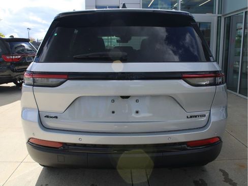 New 2025 Jeep Grand Cherokee Limited w/ Black Appearance Package image 7