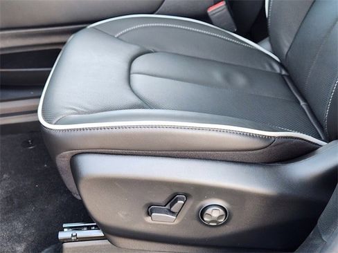 New 2026 Chrysler Pacifica Limited image 19