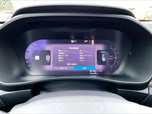 Used 2023 Volvo XC40 Recharge Plus w/ Protection Package Premier image 22