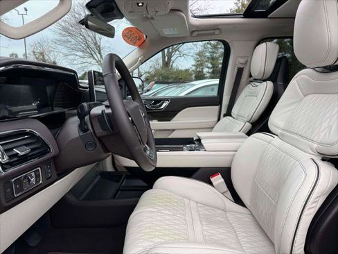 Used 2023 Lincoln Navigator L Black Label image 13