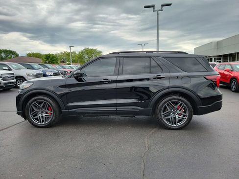Certified 2025 Ford Explorer ST AWD/4WD image 7