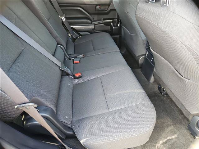 Used 2025 Toyota 4Runner SR5 AWD/4WD image 25