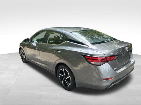 Used 2024 Nissan Sentra SV FWD image 3