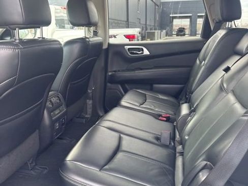 Used 2018 Nissan Pathfinder SL w/ Midnight Edition Package image 12