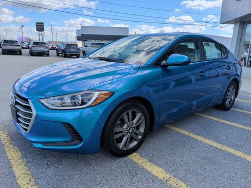 Used 2017 Hyundai Elantra SE image 3
