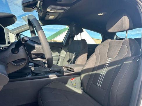 New 2026 Hyundai Elantra Sport image 7