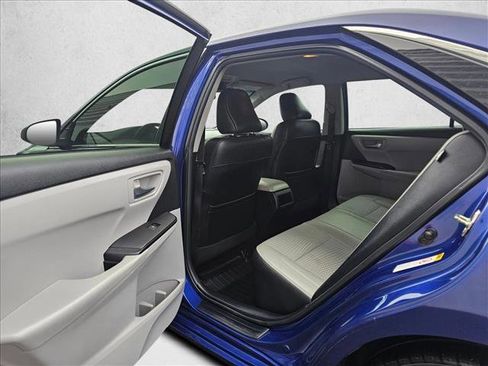 Used 2015 Toyota Camry SE image 14