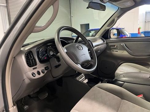 Used 2005 Toyota Sequoia SR5 RWD image 21