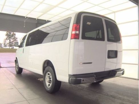 Used 2024 Chevrolet Express 3500 LT w/ LT Preferred Equipment Group RWD image 3