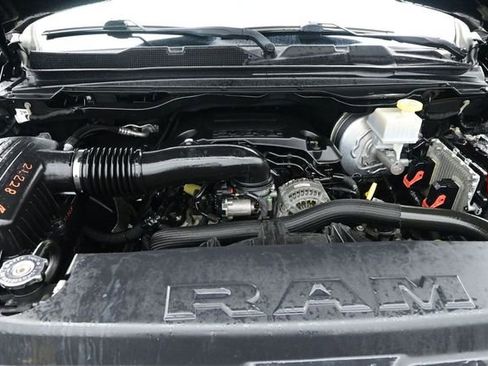 Used 2019 RAM 1500 Laramie AWD/4WD image 22