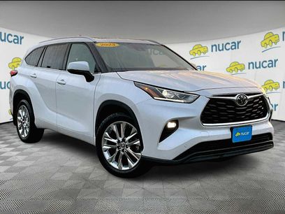 Used 2023 Toyota Highlander Limited