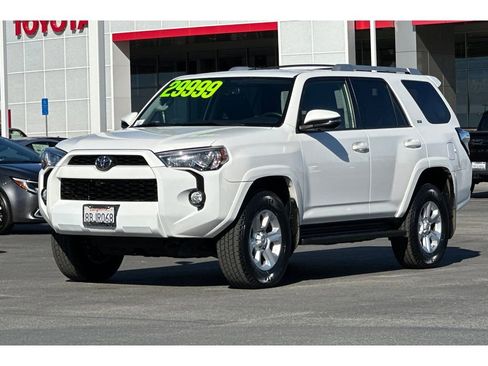 Used 2018 Toyota 4Runner SR5 Premium image 8