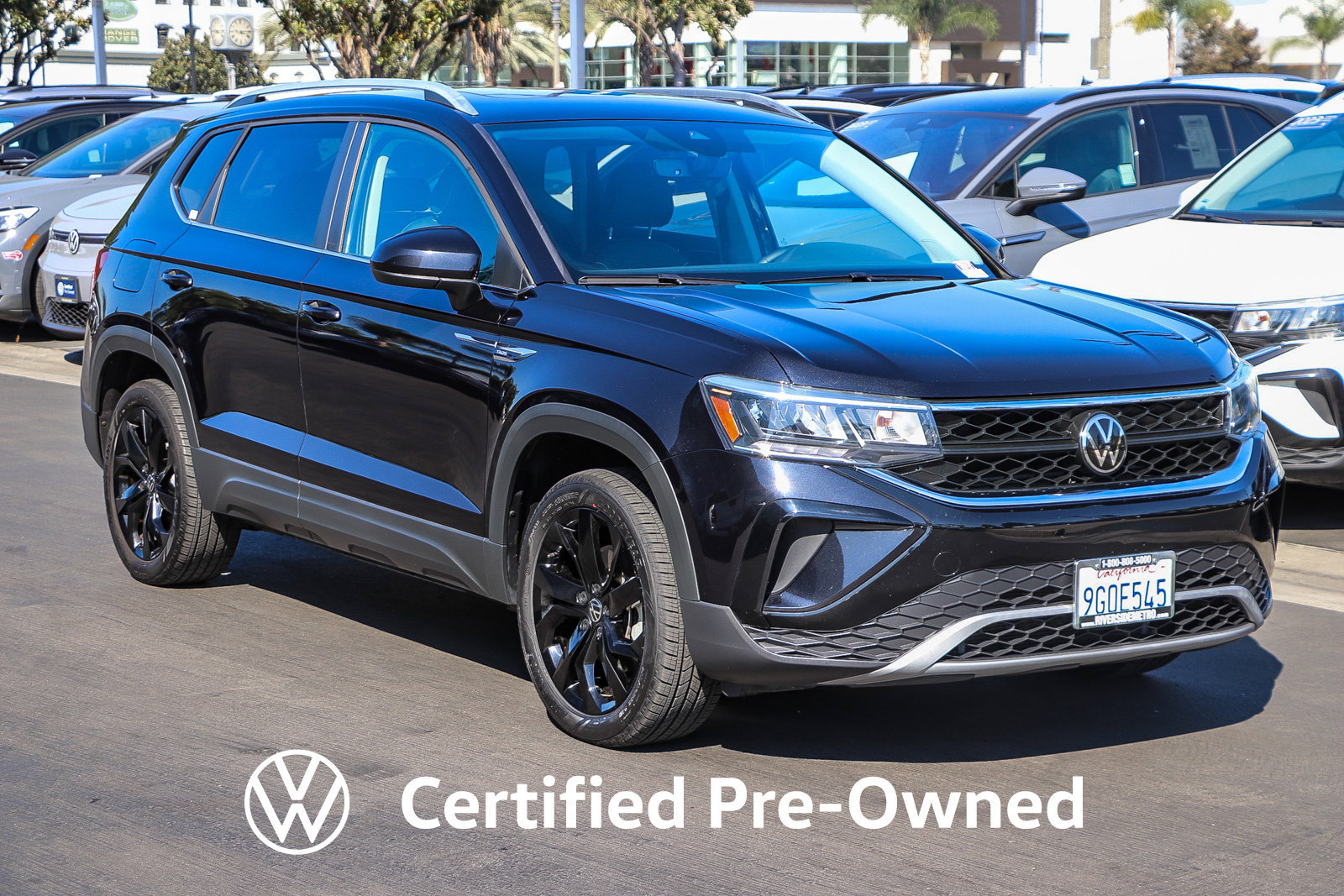 Certified 2023 Volkswagen Taos SE w/ Panoramic Sunroof Package FWD image 4