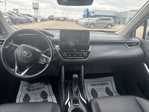 Used 2022 Toyota Corolla Cross XLE AWD/4WD image 13