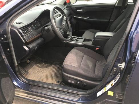 Used 2015 Toyota Camry LE FWD image 4