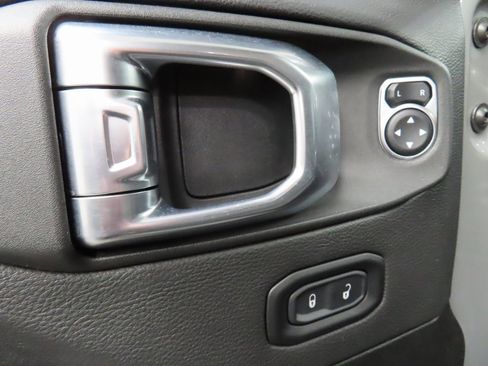 Used 2022 Jeep Wrangler Unlimited Sahara w/ LED Lighting Group image 54