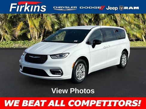 New 2025 Chrysler Pacifica Select w/ Fav Edition Package image 1