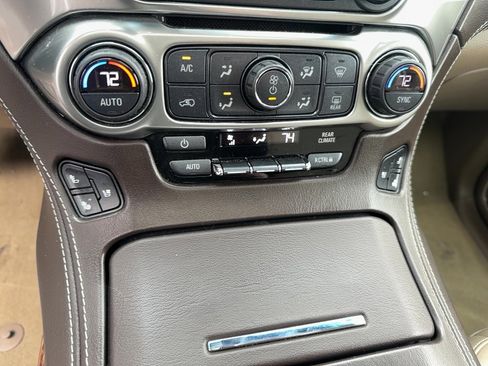 Used 2018 Chevrolet Suburban Premier AWD/4WD image 22