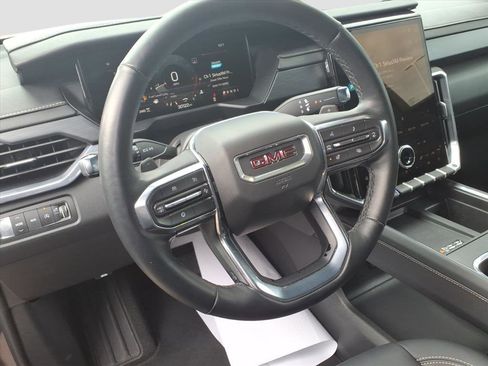 Used 2024 GMC Acadia Elevation image 12