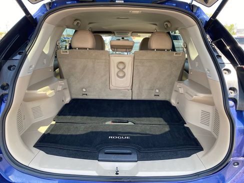 Used 2018 Nissan Rogue SV w/ Premium Package FWD image 21