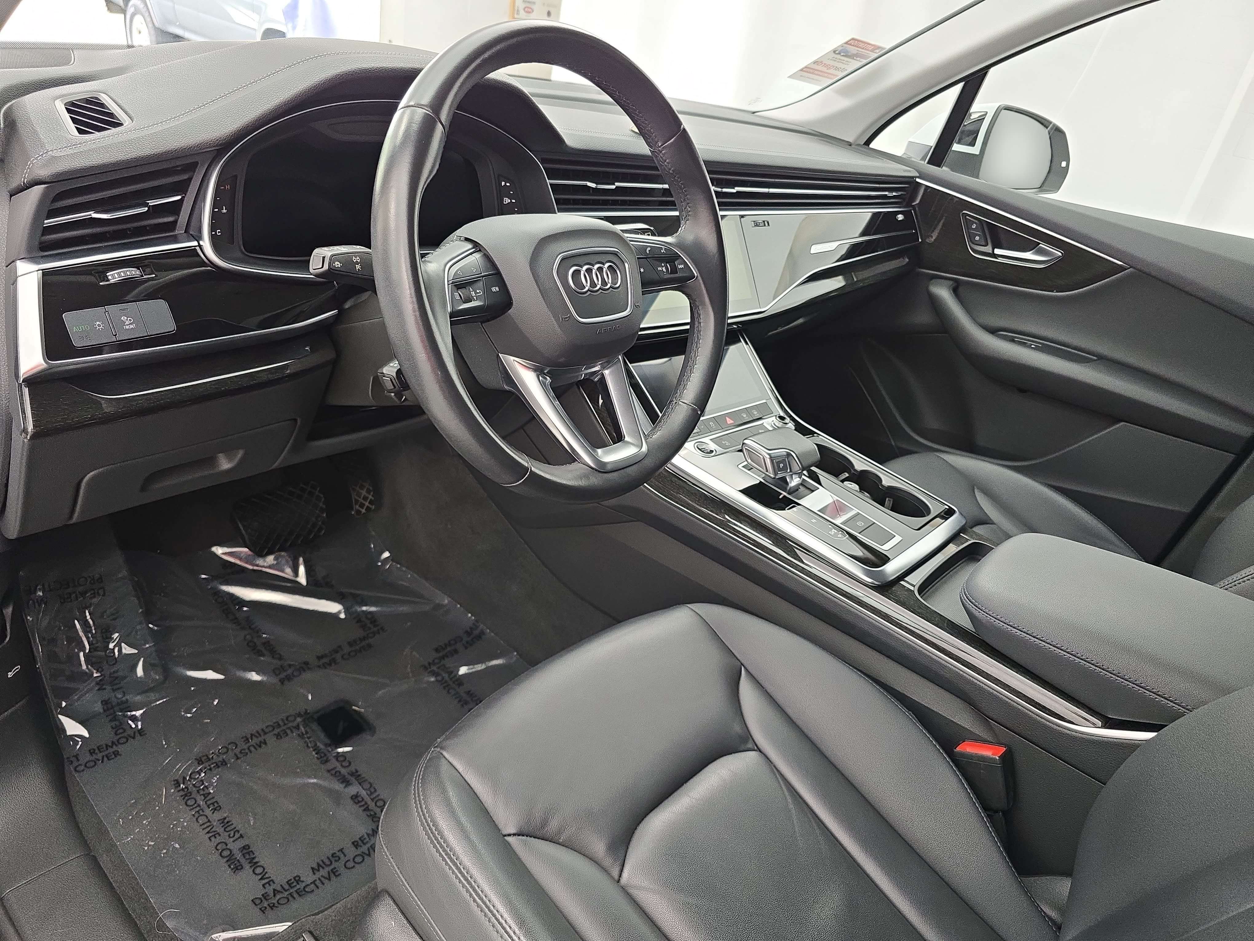 Used 2023 Audi Q7 2.0T Premium w/ Convenience Package AWD/4WD image 17