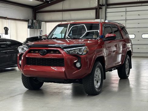 Used 2018 Toyota 4Runner SR5 image 5