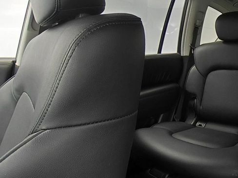 Used 2024 Nissan Armada SL w/ Captain's Chairs Package image 20