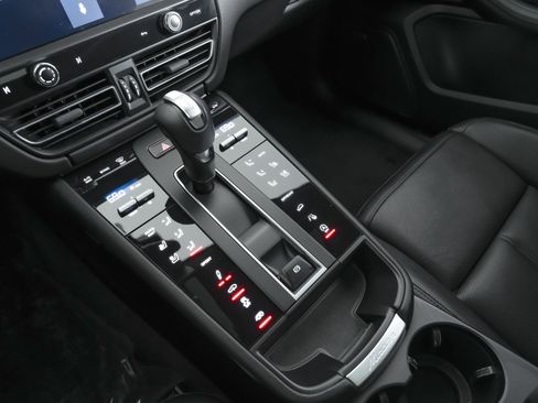 Used 2022 Porsche Macan GTS image 27