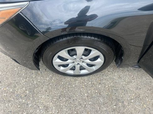 Used 2020 Toyota Corolla LE FWD image 16