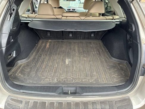 Used 2016 Subaru Outback 2.5i Limited AWD/4WD image 23
