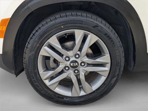 Used 2021 Kia Seltos S image 23