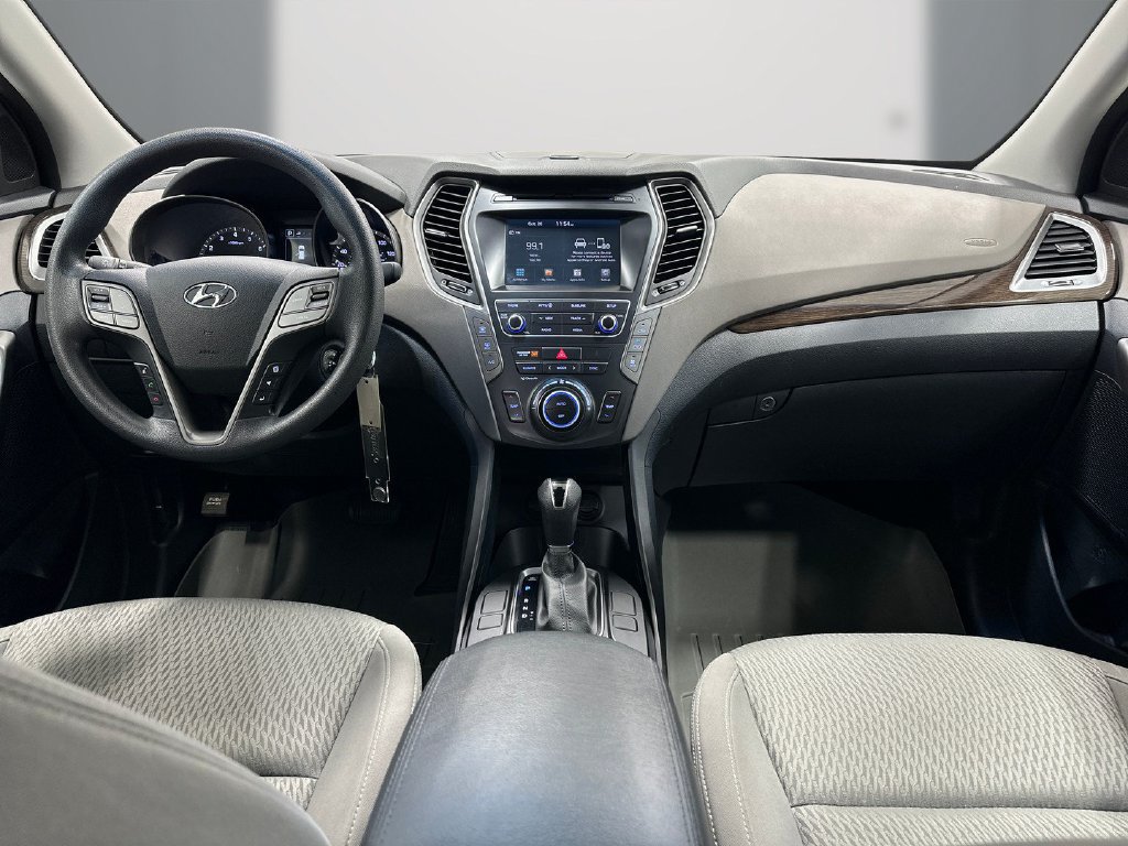 Used 2017 Hyundai Santa Fe SE w/ Cargo Package FWD image 18