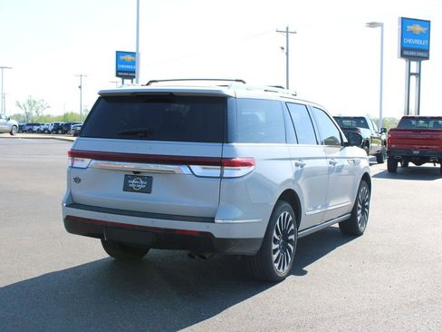 Used 2023 Lincoln Navigator Reserve image 9