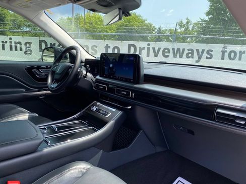 Used 2025 Lincoln Aviator Reserve w/ Illumination Package AWD/4WD image 21
