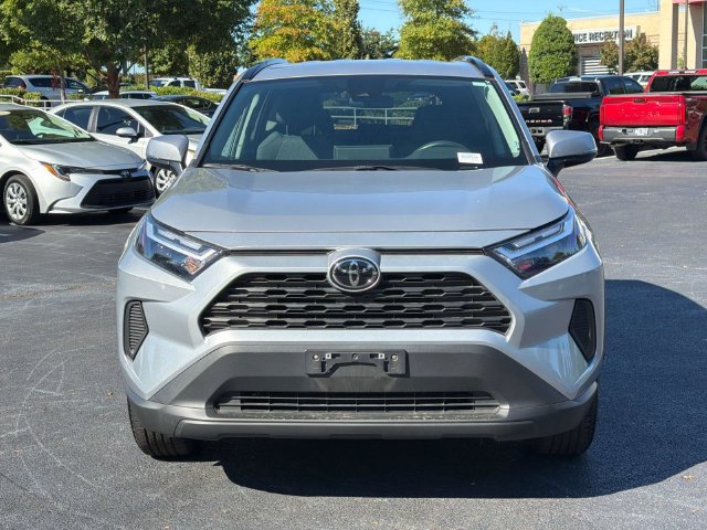 Used 2025 Toyota RAV4 XLE AWD/4WD image 9