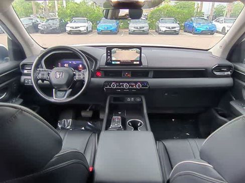 Used 2023 Honda Pilot Elite image 16